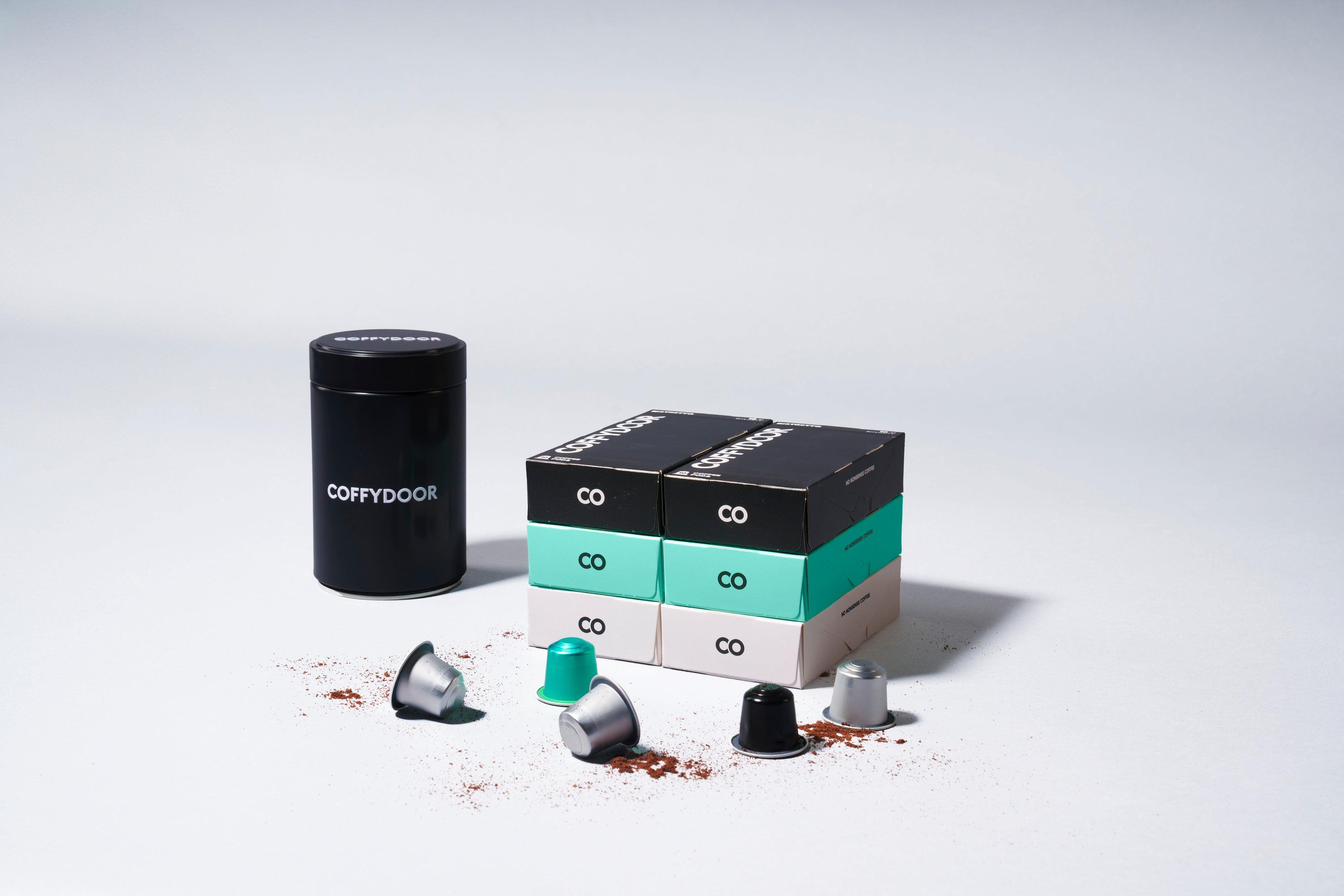 60 Nespresso®-kompatibla kapslar + Coffybox