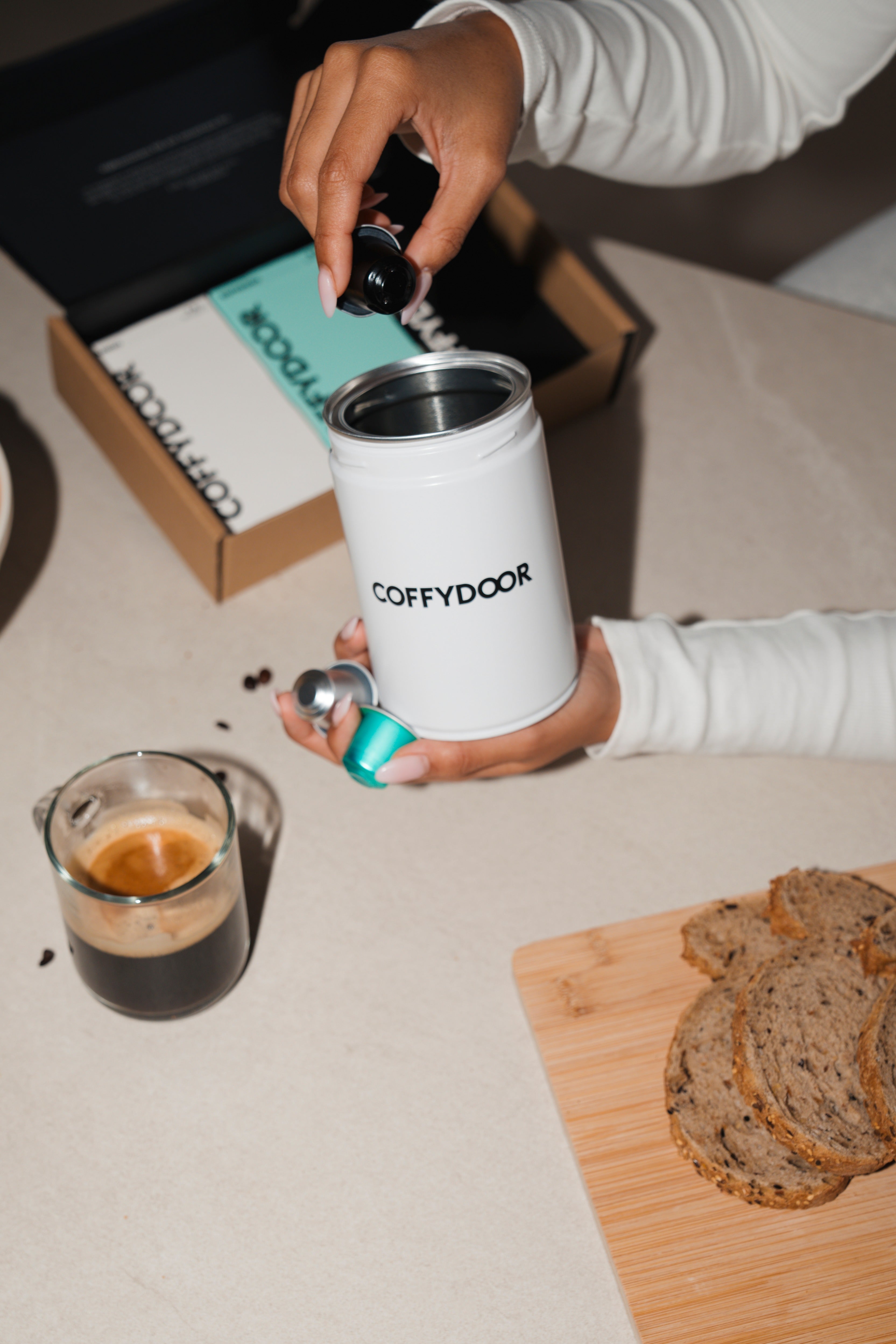 60 Nespresso-kompatibla kapslar + Gratis Termomugg + Gratis kapselhållare